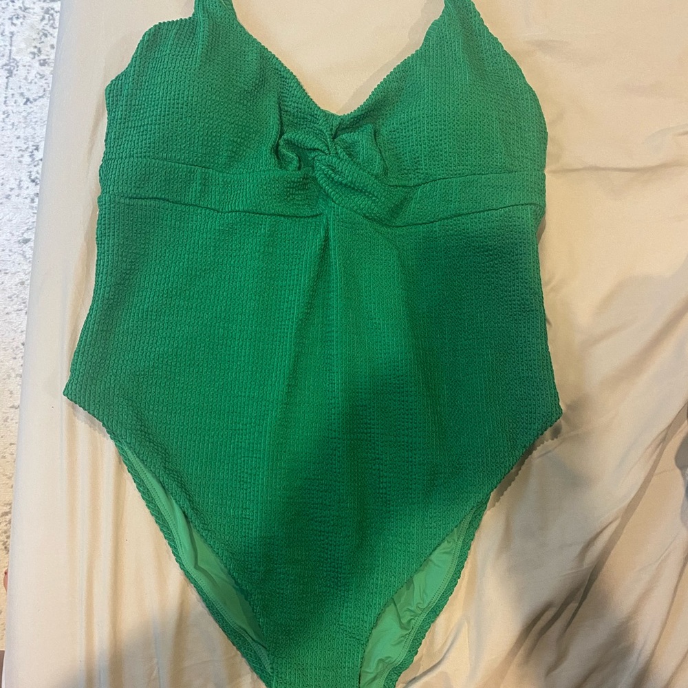 Andie brand new swimsuit emerald green. Originally $128. Size XXL.